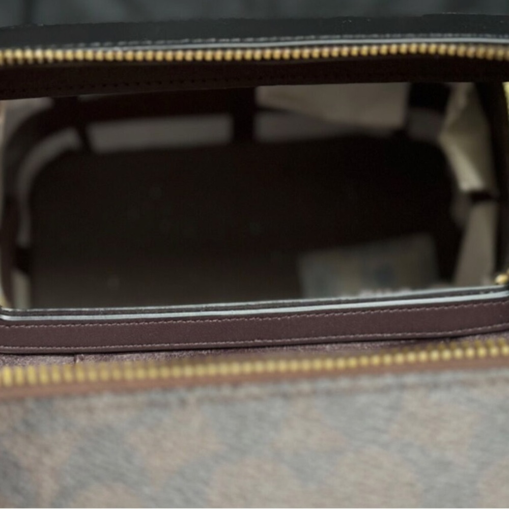 NWT Coach Cosmetic Case In Signature Canvas CW728 Walnut/ Black - Picture 10 of 11